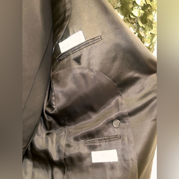 Used Once Men’s tuxedo Size M/L see measurements - Picture 16 of 16